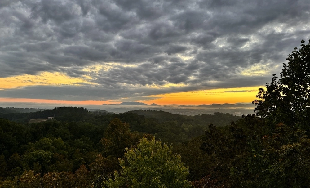 sunrise in Pigeon Forge